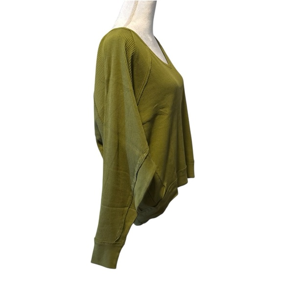 Free People Women's Santa Clara V-Neck Pullover Thermal Top Green Medium NWT - Picture 4 of 8